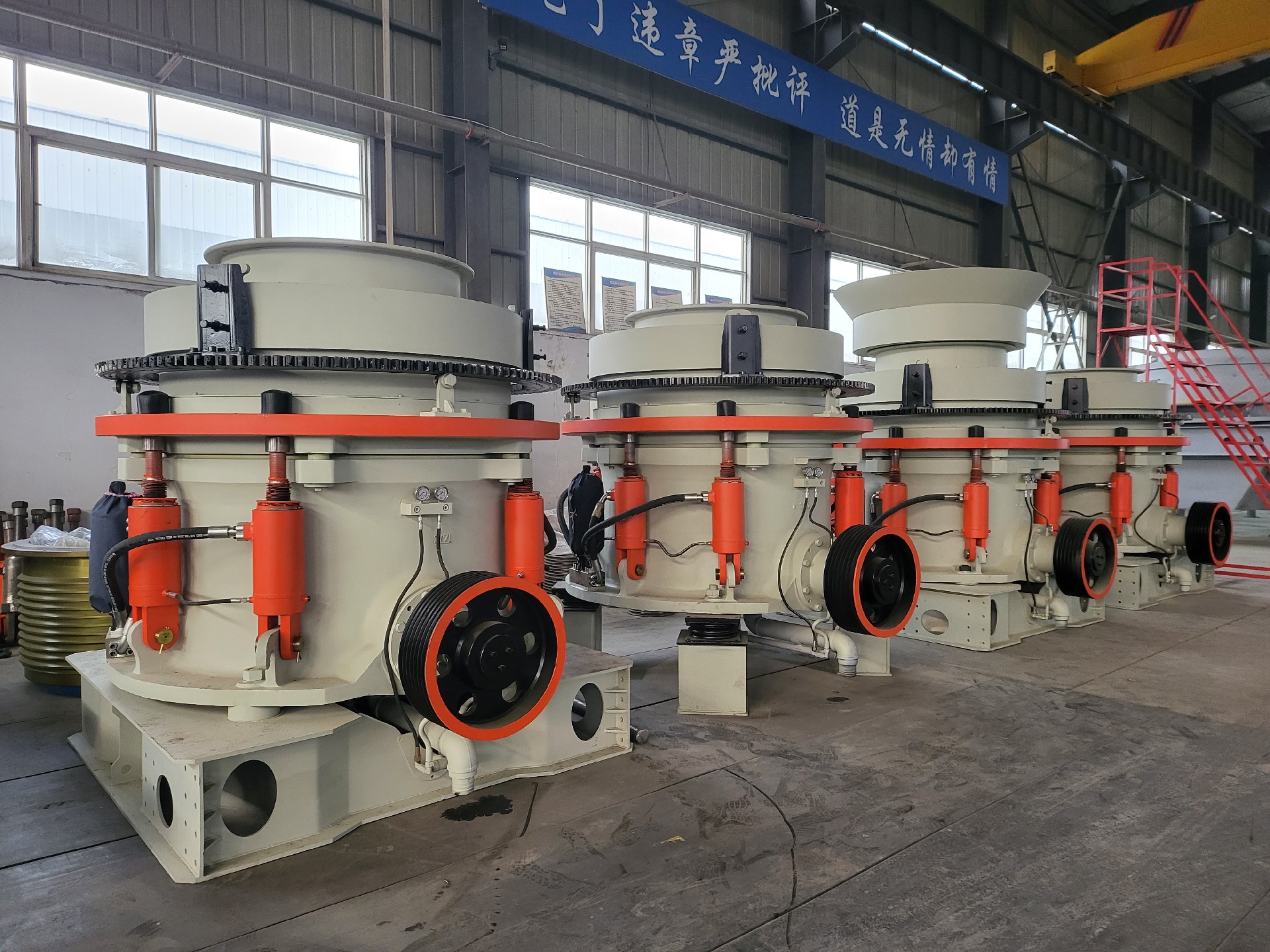 HP多缸液压圆锥破碎机